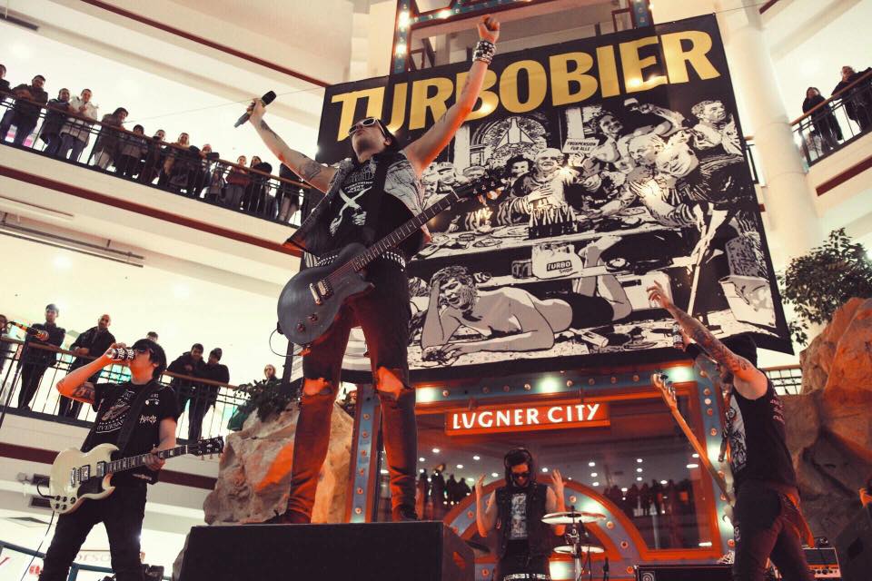 TURBOBIER on Ice - die Revueshow @ Lugner City Wien