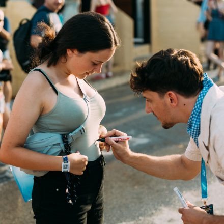 FM4 Frequency Festival 2025 - Autogrammzelt pres. by Gasteiner