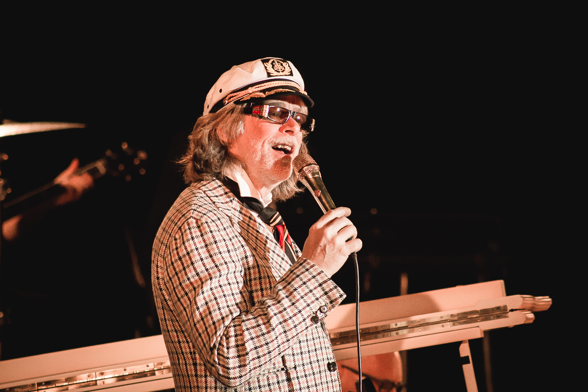 Helge Schneider - LASS KnACKEN, Oppa!