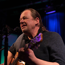 Christian Masser - Solo am 14. February 2020 @ Bluegarage. Christian Masser - Solo am 14. February 2020 @ Bluegarage.