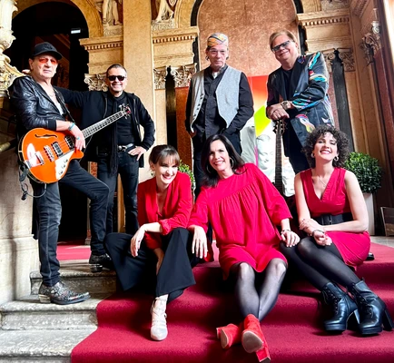 Schick Sisters & Opus Band am 19. September 2025 @ Stadttheater Wiener Neustadt. Schick Sisters & Opus Band am 19. September 2025 @ Stadttheater Wiener Neustadt.