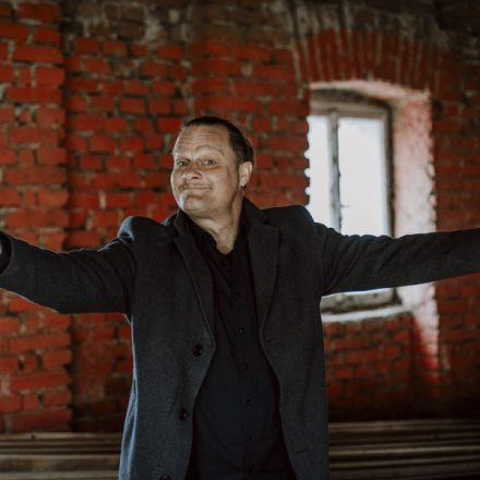 Michael Scheruga - Lari Fari