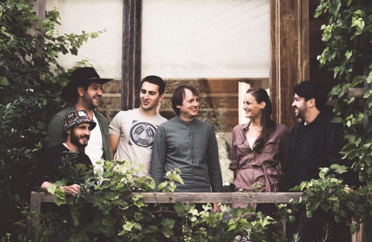 Earthtones am 28. October 2025 @ The Loft. Earthtones am 28. October 2025 @ The Loft.