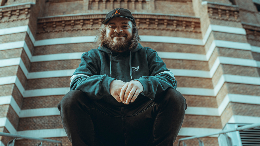 Onk Lou auf der US Schoolbus Stage am 14. August 2025 @ FM4 Frequency Festival. Onk Lou auf der US Schoolbus Stage am 14. August 2025 @ FM4 Frequency Festival.