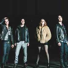 Halestorm am 24. November 2023 @ Raiffeisen Halle (früher: Planet.tt Gasometer).