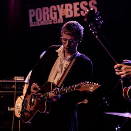 Jesper Munk @ Porgy & Bess