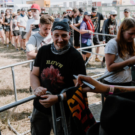 Nova Rock Festival 2019 – Day 1 – Autogrammzelt