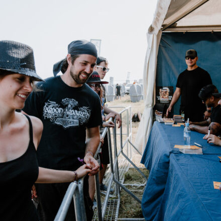 Nova Rock Festival 2019 – Day 1 – Autogrammzelt