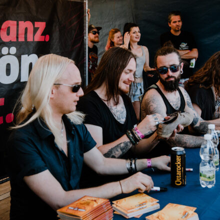 Nova Rock Festival 2019 – Day 1 – Autogrammzelt