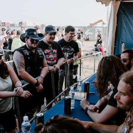 Nova Rock Festival 2019 – Day 1 – Autogrammzelt