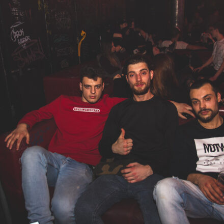 THE HIVE pres. Maduk, Whiney & MC Mota @ Flex