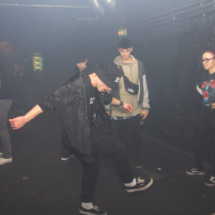 THE HIVE pres. Maduk, Whiney & MC Mota @ Flex