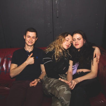 THE HIVE pres. Maduk, Whiney & MC Mota @ Flex