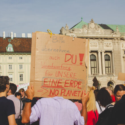 Klimavolksbegehren goes Earth Strike @ Praterstern