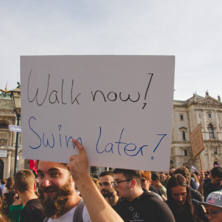 Klimavolksbegehren goes Earth Strike @ Praterstern