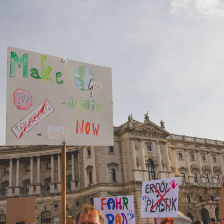 Klimavolksbegehren goes Earth Strike @ Praterstern