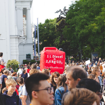 Klimavolksbegehren goes Earth Strike @ Praterstern