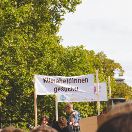 Klimavolksbegehren goes Earth Strike @ Praterstern