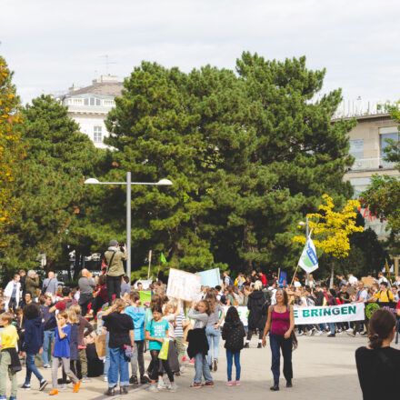 Klimavolksbegehren goes Earth Strike @ Praterstern