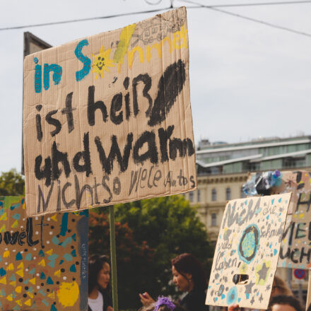 Klimavolksbegehren goes Earth Strike @ Praterstern