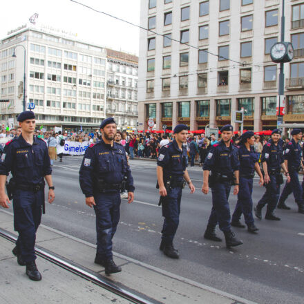 Klimavolksbegehren goes Earth Strike @ Praterstern