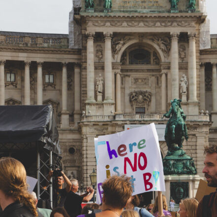 Klimavolksbegehren goes Earth Strike @ Praterstern