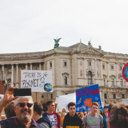 Klimavolksbegehren goes Earth Strike @ Praterstern