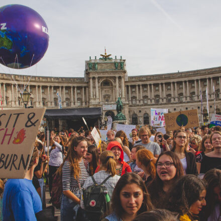 Klimavolksbegehren goes Earth Strike @ Praterstern