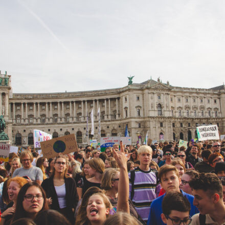 Klimavolksbegehren goes Earth Strike @ Praterstern