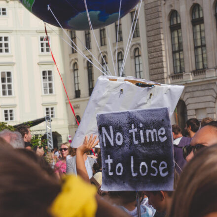 Klimavolksbegehren goes Earth Strike @ Praterstern