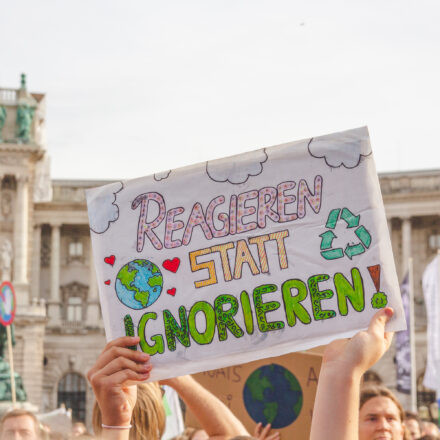 Klimavolksbegehren goes Earth Strike @ Praterstern