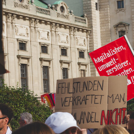 Klimavolksbegehren goes Earth Strike @ Praterstern