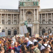 Klimavolksbegehren goes Earth Strike @ Praterstern