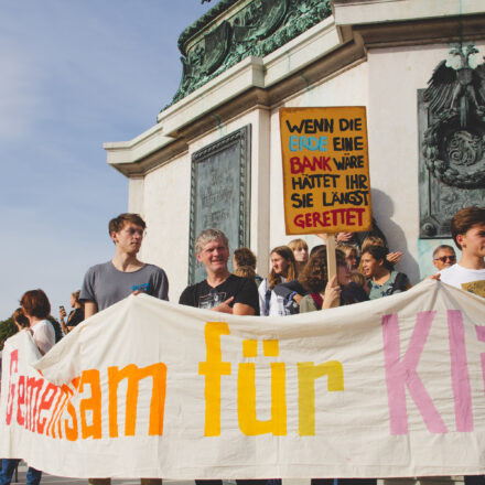 Klimavolksbegehren goes Earth Strike @ Praterstern