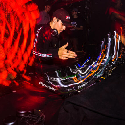 Switch! & Friends - Fresh Talent Night @ Flex
