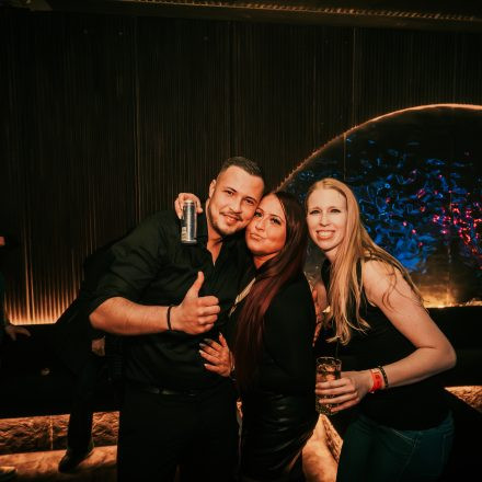 Bar Babes & Bouncers 54