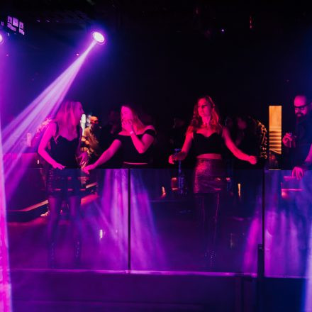 Bar Babes & Bouncers 54