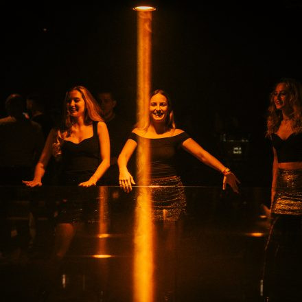 Bar Babes & Bouncers 54