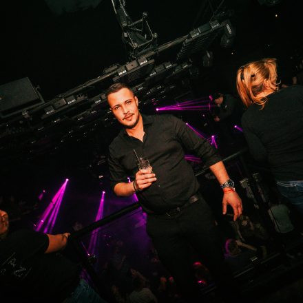Bar Babes & Bouncers 54