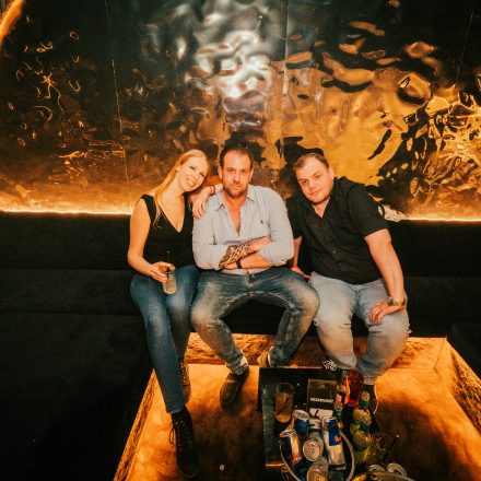 Bar Babes & Bouncers 54