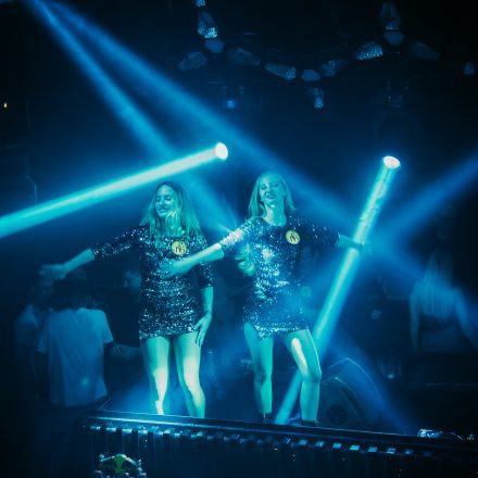 Bar Babes & Bouncers 54