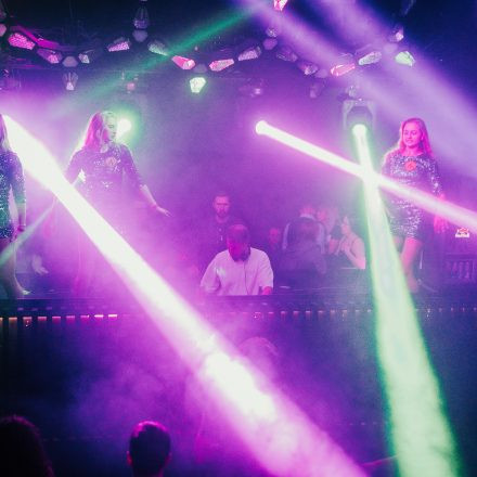 Bar Babes & Bouncers 54