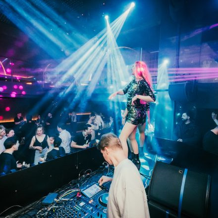 Bar Babes & Bouncers 54
