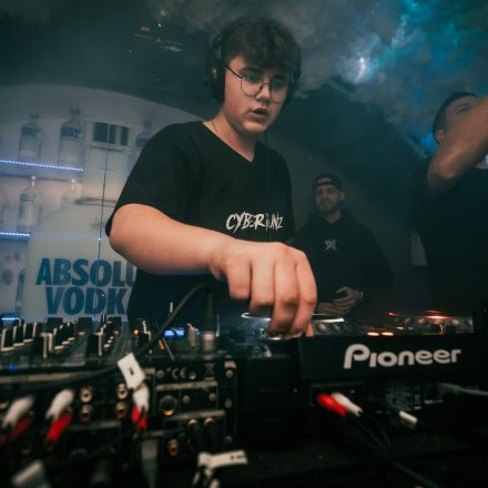 StockeRAW feat. CYBER GUNZ x LUMEX
