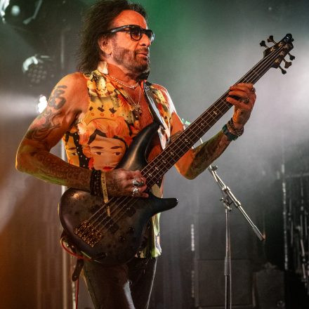 Marco Mendoza, Caterpillar, Inked Sugardaisy
