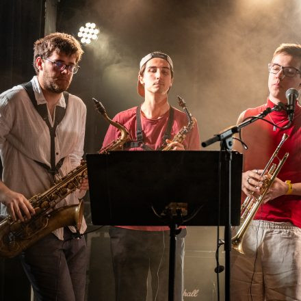 Funkwatschn - Butter Bread, Kaisermühlen Electric Band & Majestätsbedarf