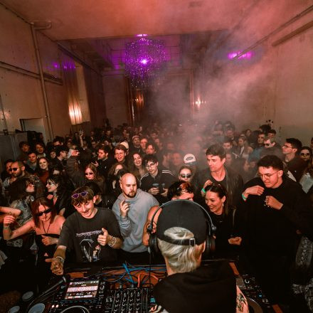 AKW Rave