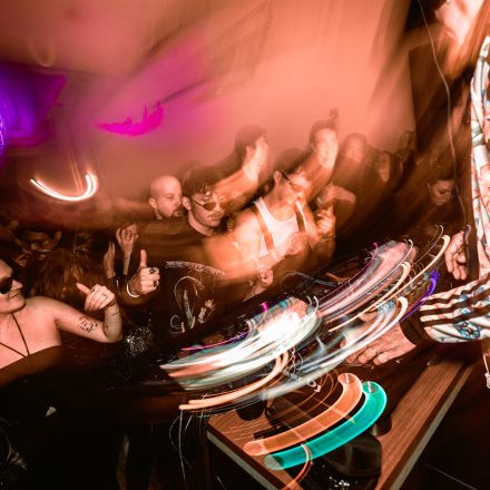 AKW Rave