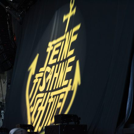 Feine Sahne Fischfilet - Wir Kommen In Frieden - Live 2025