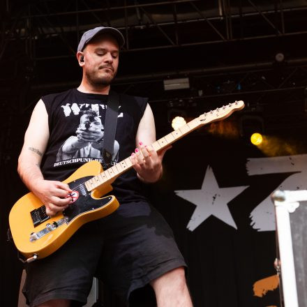 Feine Sahne Fischfilet - Wir Kommen In Frieden - Live 2025